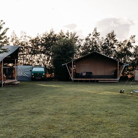 Finse Woning Op Camping De Tulpenweide Breezand エクステリア 写真