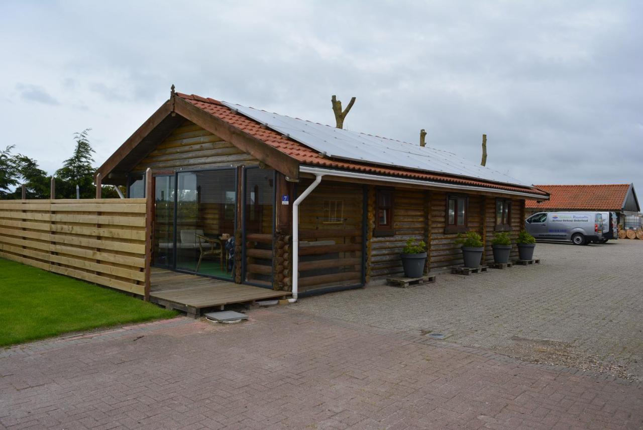 Finse Woning Op Camping De Tulpenweide Breezand エクステリア 写真