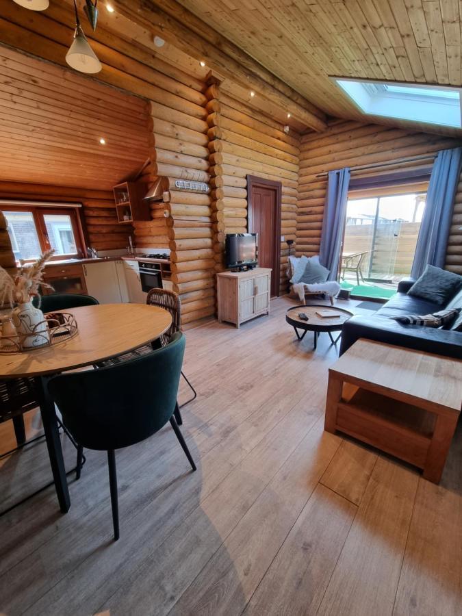 Finse Woning Op Camping De Tulpenweide Breezand エクステリア 写真