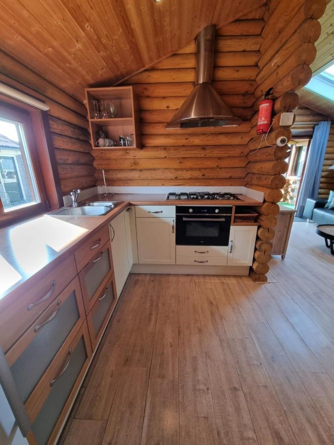 Finse Woning Op Camping De Tulpenweide Breezand エクステリア 写真