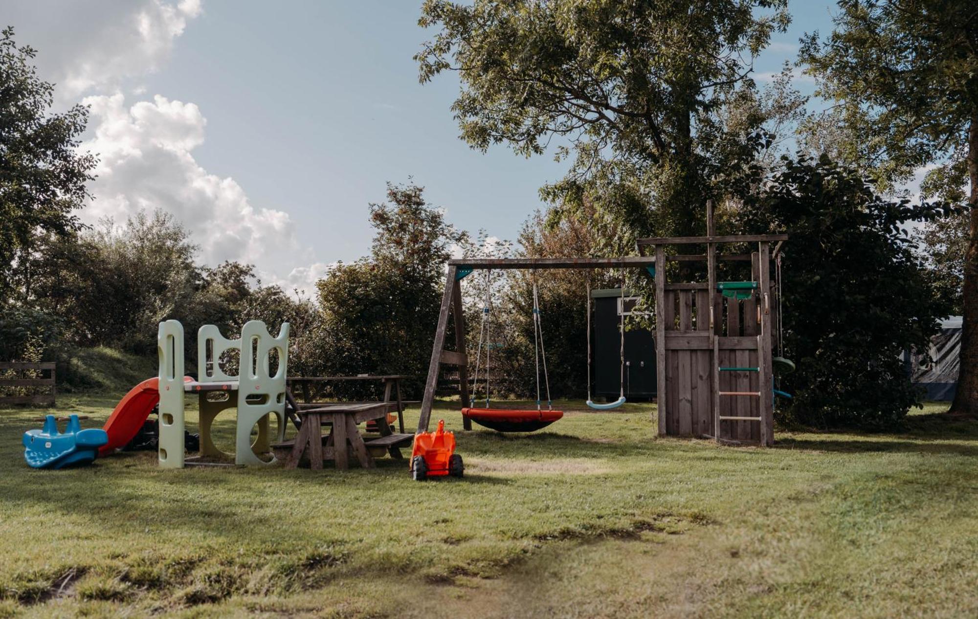 Finse Woning Op Camping De Tulpenweide Breezand エクステリア 写真